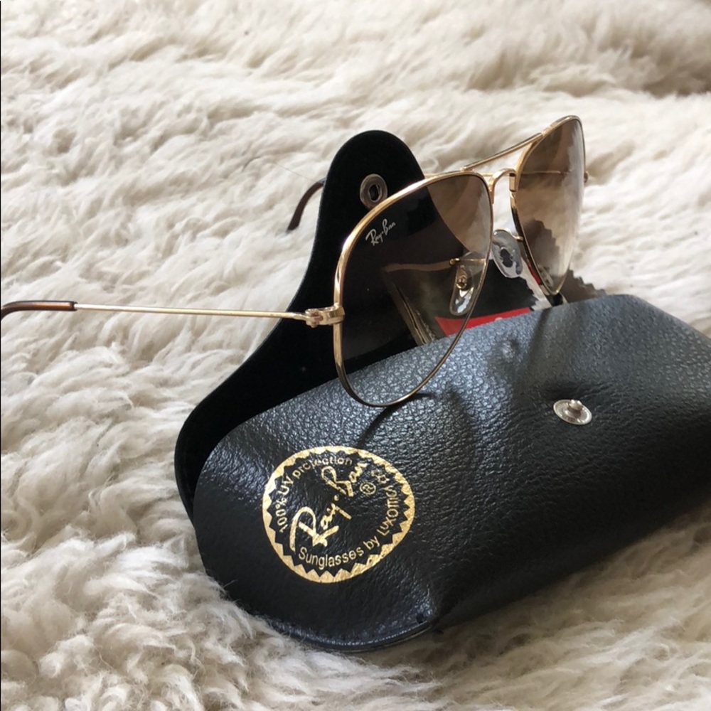 Authentic barely worn Ray Ban aviator glasses